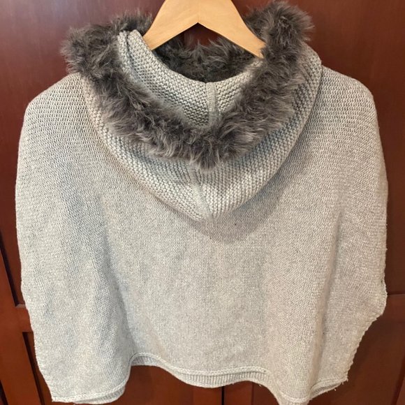 GAP Fur-Trim Hoodie Poncho Sweater size M in Heather Gray - Picture 3 of 9
